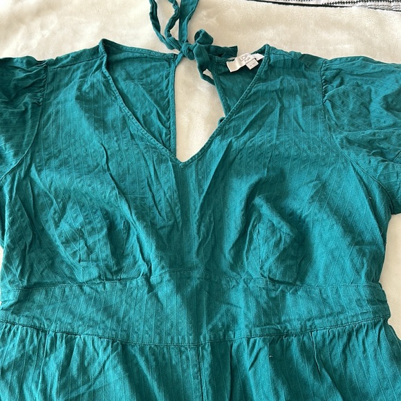 LOFT EMERALD JUMPSUIT WITH OPEN TIE BACK V NECK FITTED TOP. SIZE 16 - Picture 3 of 5